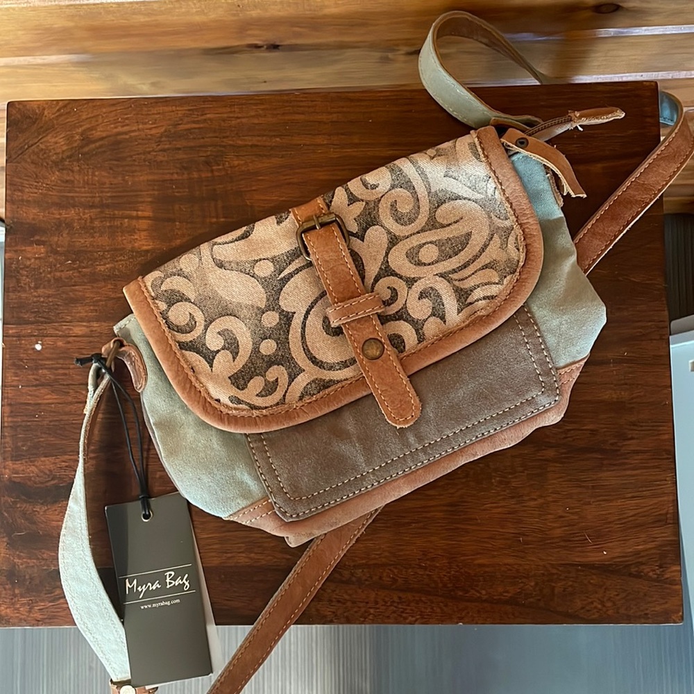 Myra Bag Crossbody